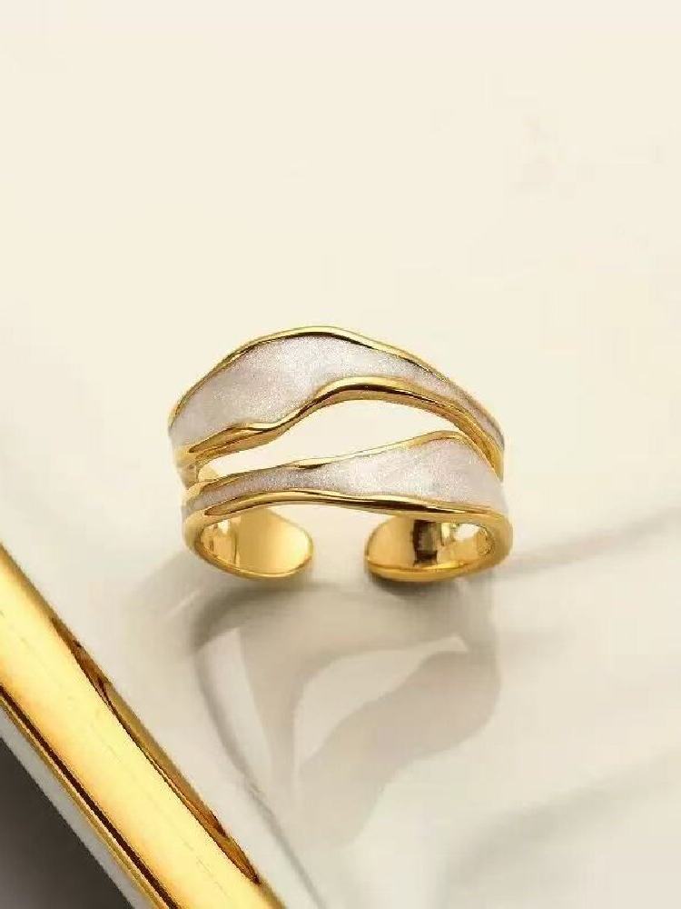 The Tidal Wave Ring